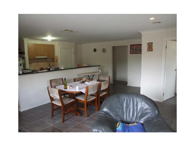 Unit 2, 24 Frawley Road, Eumemmerring VIC 3177