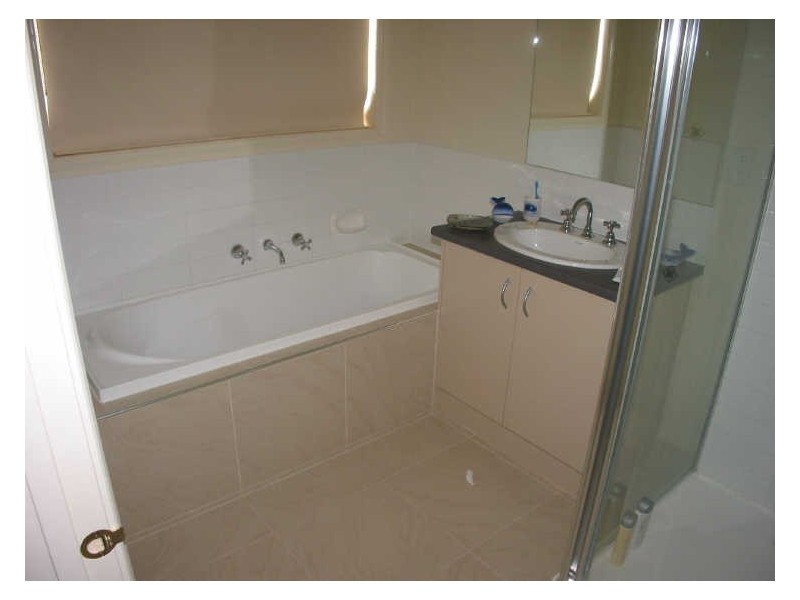 6 Viola Avenue, Pakenham VIC 3810