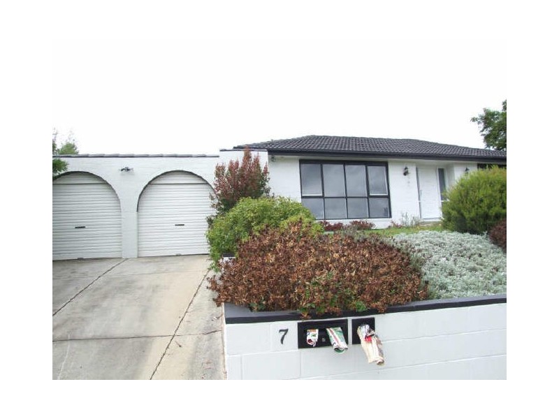 7 Hughes Close, Endeavour Hills VIC 3802