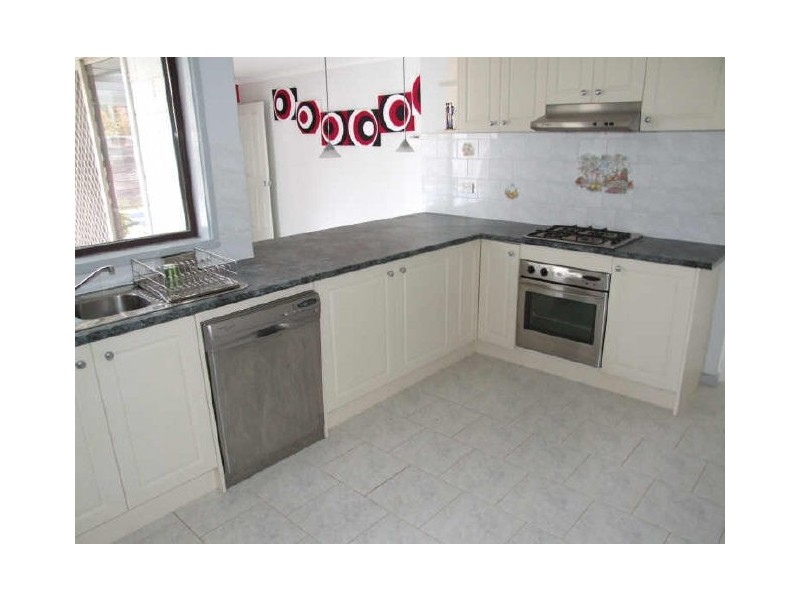 7 Hughes Close, Endeavour Hills VIC 3802