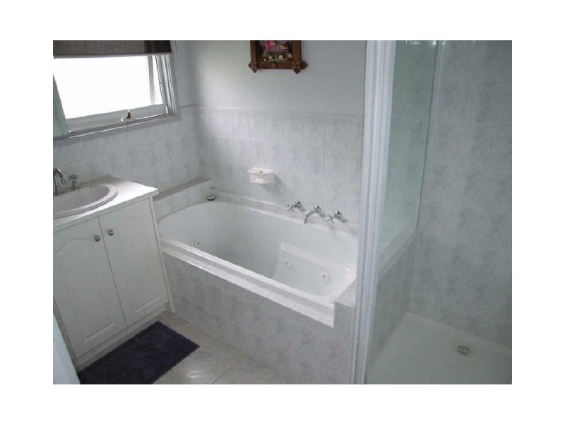 7 Hughes Close, Endeavour Hills VIC 3802