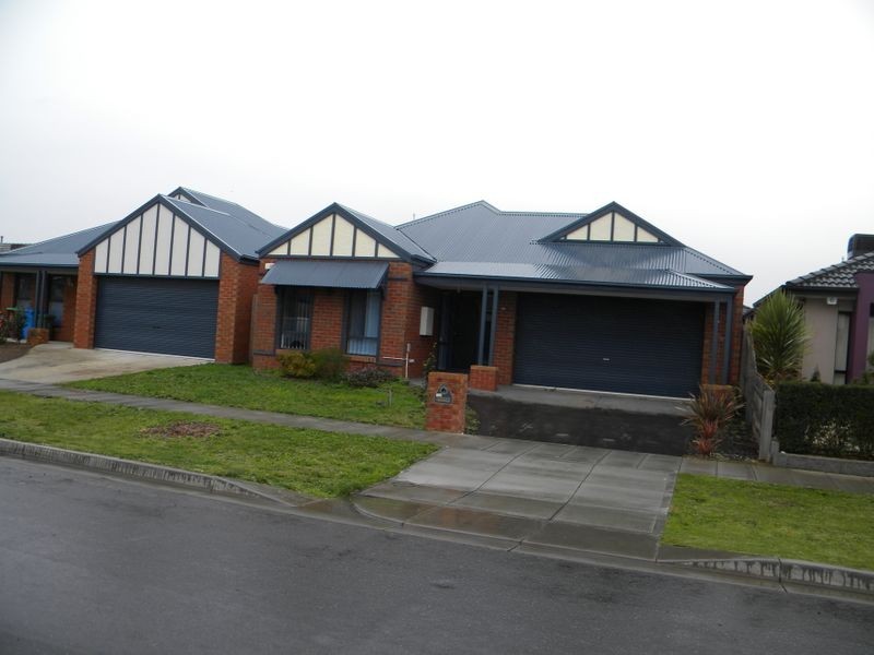 6 Hal Porter Terrace, Lynbrook VIC 3975