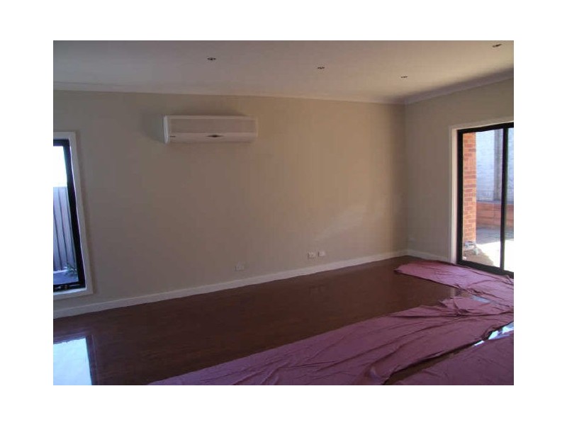 2/52 Rebecca Street, Doveton VIC 3177