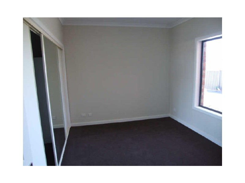 2/52 Rebecca Street, Doveton VIC 3177