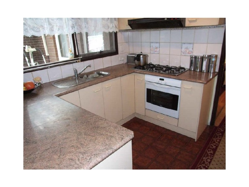 39 Chalcot Drive, Endeavour Hills VIC 3802