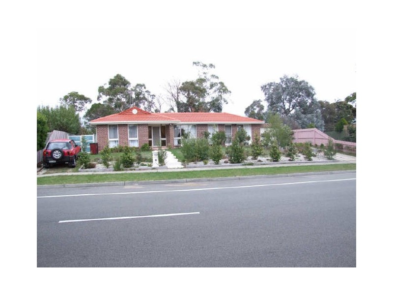 39 Chalcot Drive, Endeavour Hills VIC 3802