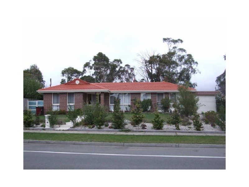 39 Chalcot Drive, Endeavour Hills VIC 3802