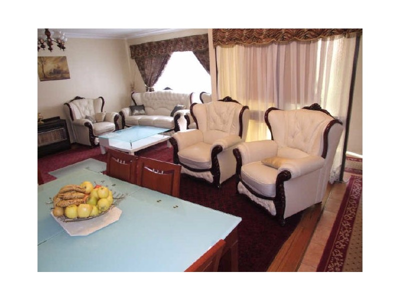 39 Chalcot Drive, Endeavour Hills VIC 3802