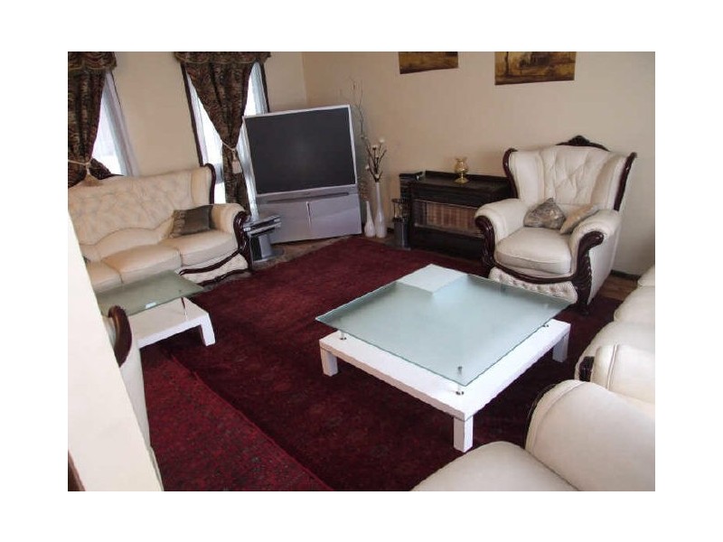 39 Chalcot Drive, Endeavour Hills VIC 3802