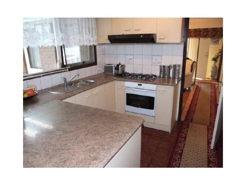 39 Chalcot Drive, Endeavour Hills VIC 3802