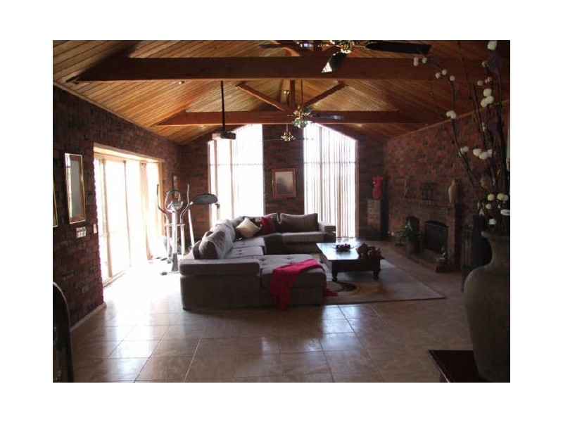 186-188 Hallam North Road, Narre Warren North VIC 3804