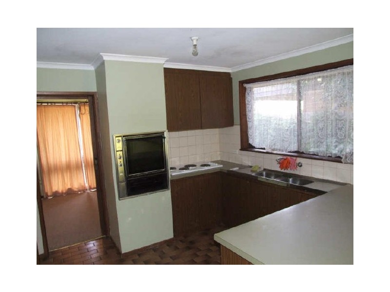 98 Somerset Drive, Dandenong North VIC 3175