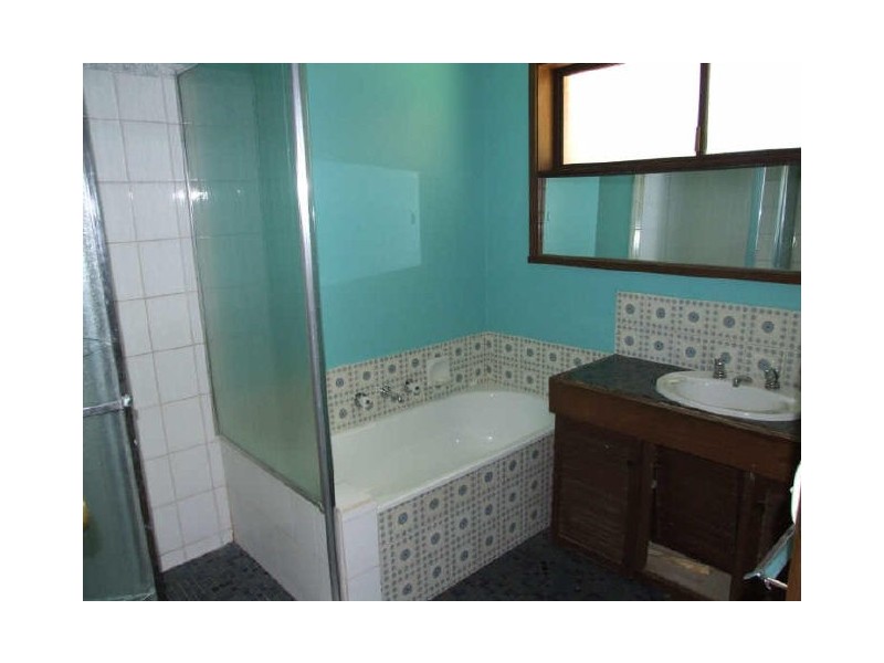 98 Somerset Drive, Dandenong North VIC 3175