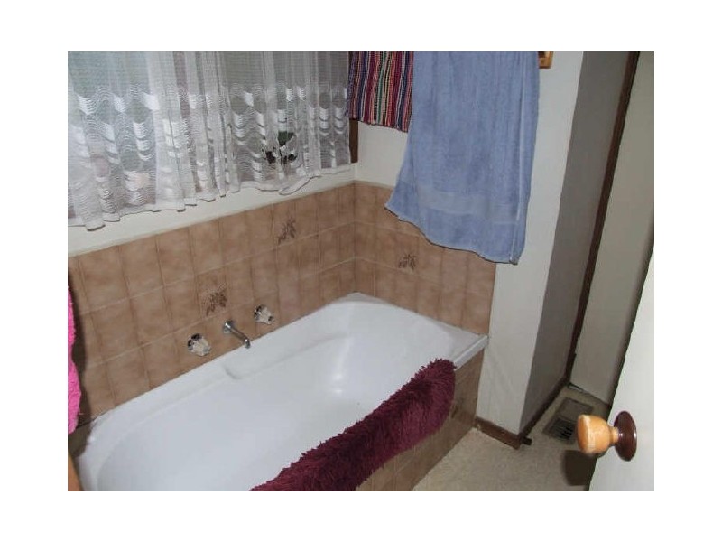 17 Leigh Court, Doveton VIC 3177