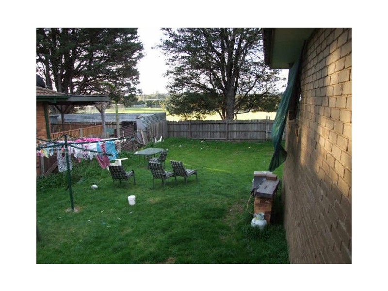 17 Leigh Court, Doveton VIC 3177