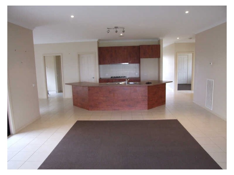 312/ Viola Avenue, Pakenham VIC 3810