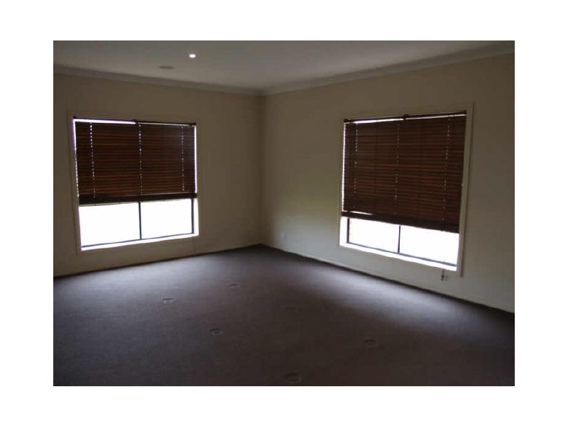 312/ Viola Avenue, Pakenham VIC 3810