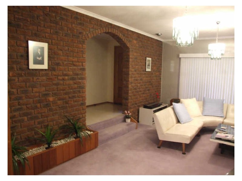 1 Landsborough Close, Endeavour Hills VIC 3802