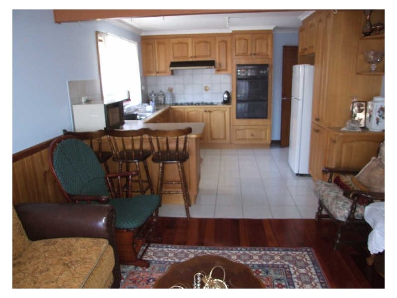 8 Hanna Drive, Endeavour Hills VIC 3802