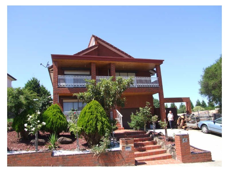 8 Hanna Drive, Endeavour Hills VIC 3802