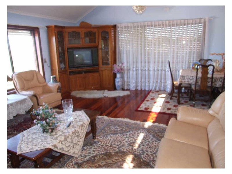 8 Hanna Drive, Endeavour Hills VIC 3802