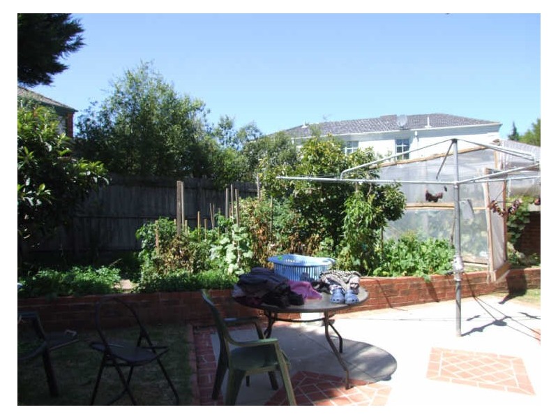 8 Hanna Drive, Endeavour Hills VIC 3802