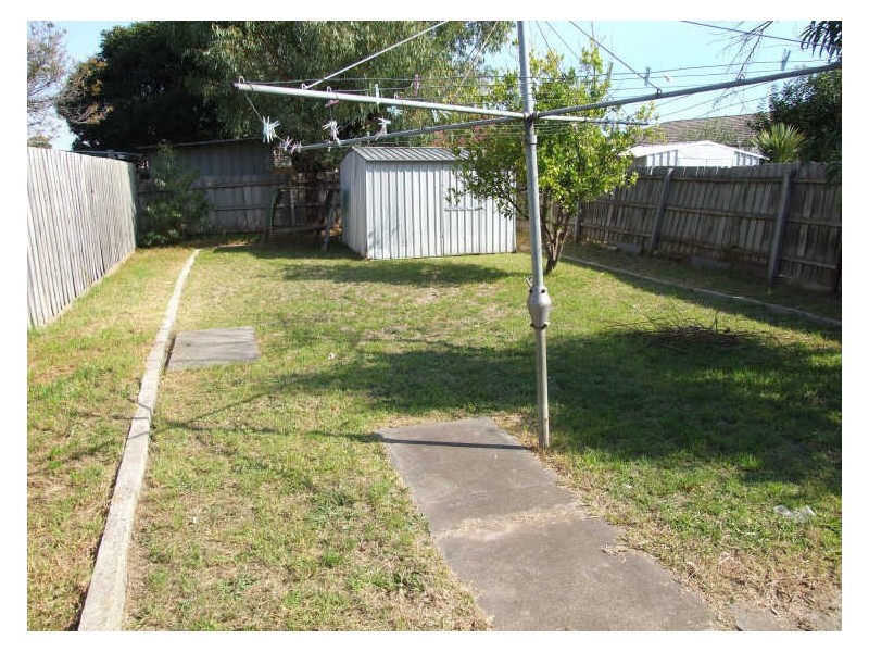 1/18 Third Avenue, Dandenong North VIC 3175