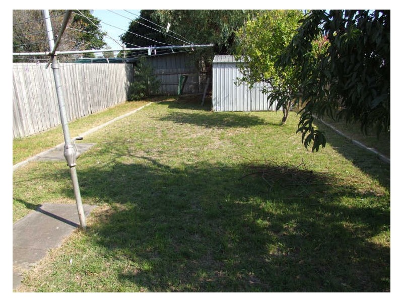 1/18 Third Avenue, Dandenong North VIC 3175