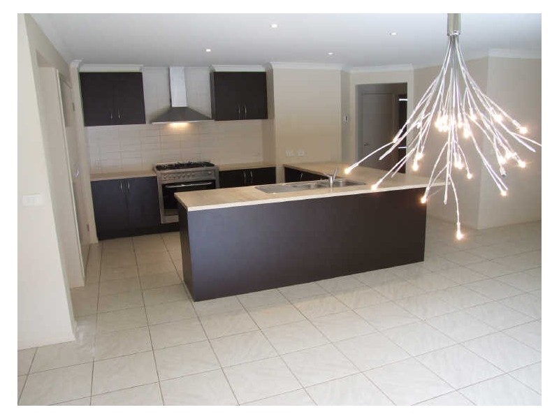 5 Wearingford Avenue, Narre Warren South VIC 3805