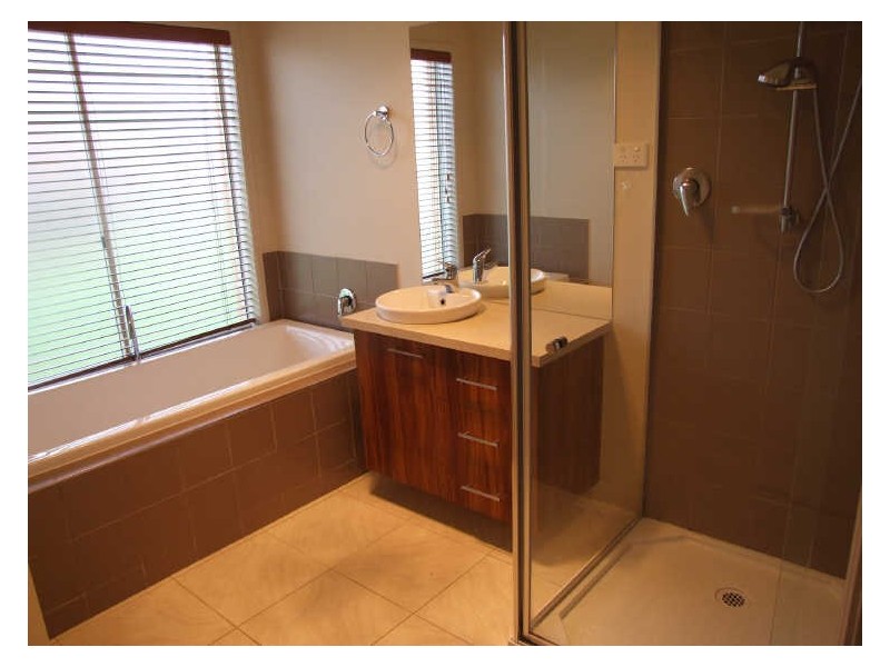 5 Wearingford Avenue, Narre Warren South VIC 3805