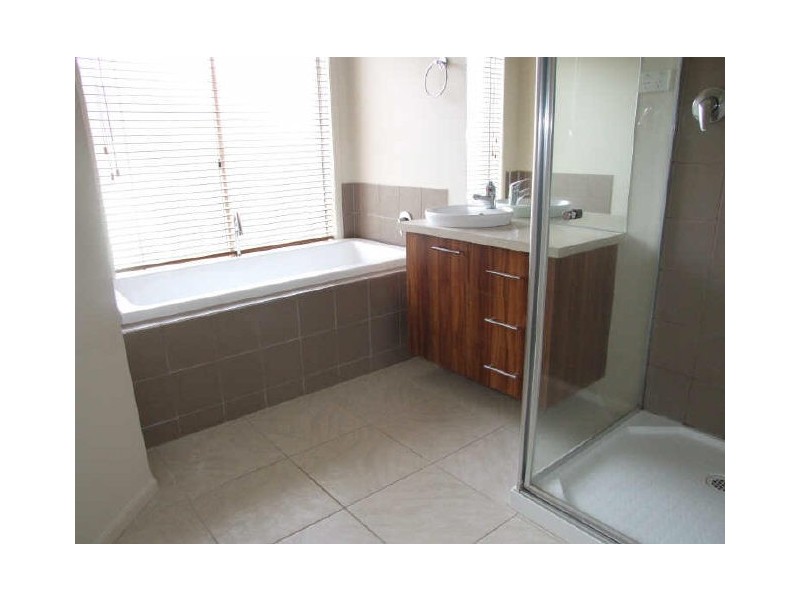 5 Wearingford Avenue, Narre Warren South VIC 3805