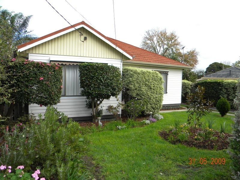 8 Marcella Avenue, Dandenong North VIC 3175