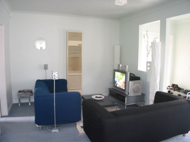 1/9 Koonalda Grove, Dandenong North VIC 3175