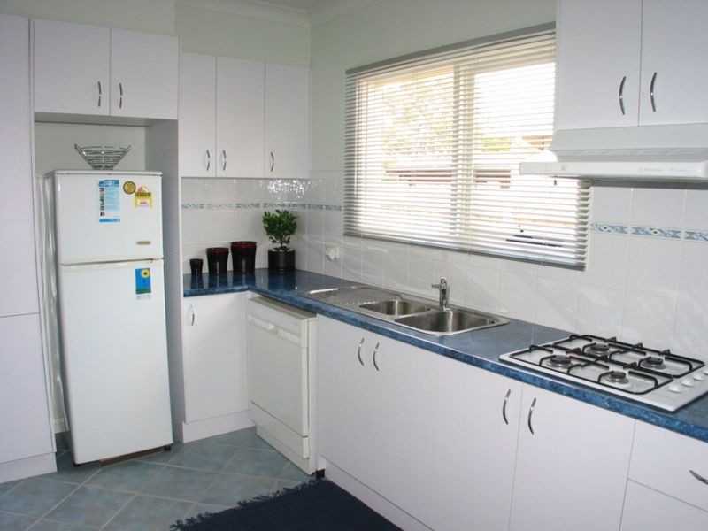 1/9 Koonalda Grove, Dandenong North VIC 3175