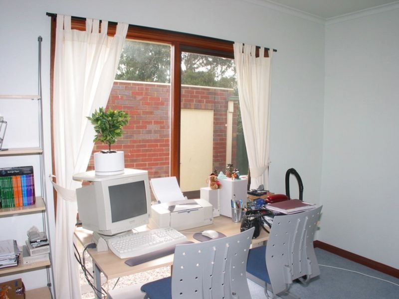 1/9 Koonalda Grove, Dandenong North VIC 3175