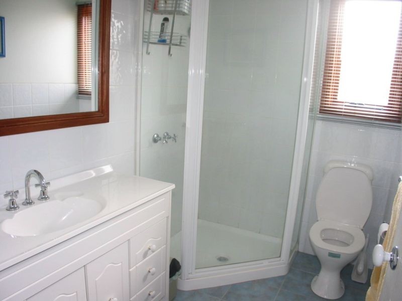 1/9 Koonalda Grove, Dandenong North VIC 3175