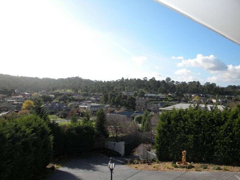 6 Wattletree Close, Ferntree Gully VIC 3156