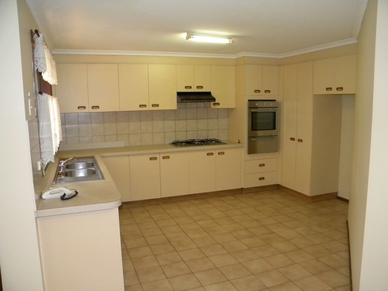 2/11 Gooding Court, Dandenong VIC 3175