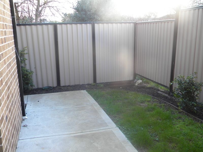 4/2 Canberra Avenue, Dandenong VIC 3175