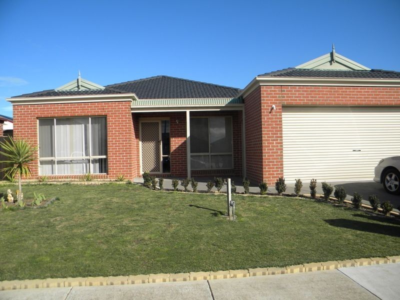 41 Bluehills Boulevard, Pakenham VIC 3810