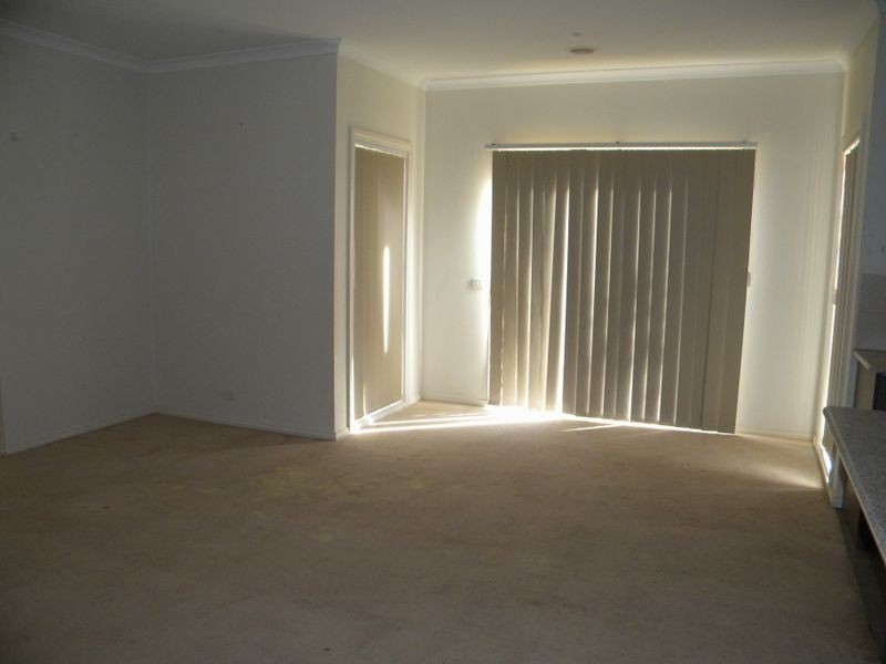 41 Bluehills Boulevard, Pakenham VIC 3810