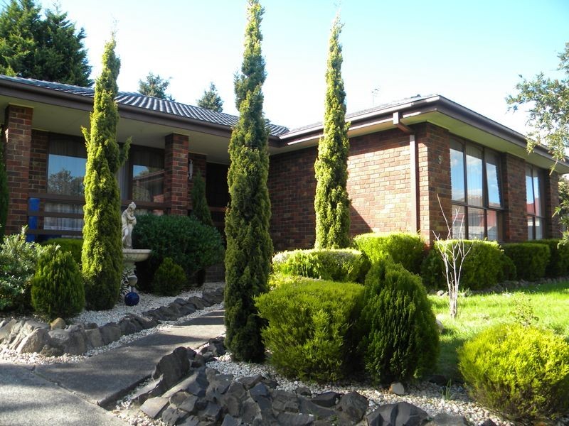 5 Thurso Court, Endeavour Hills VIC 3802