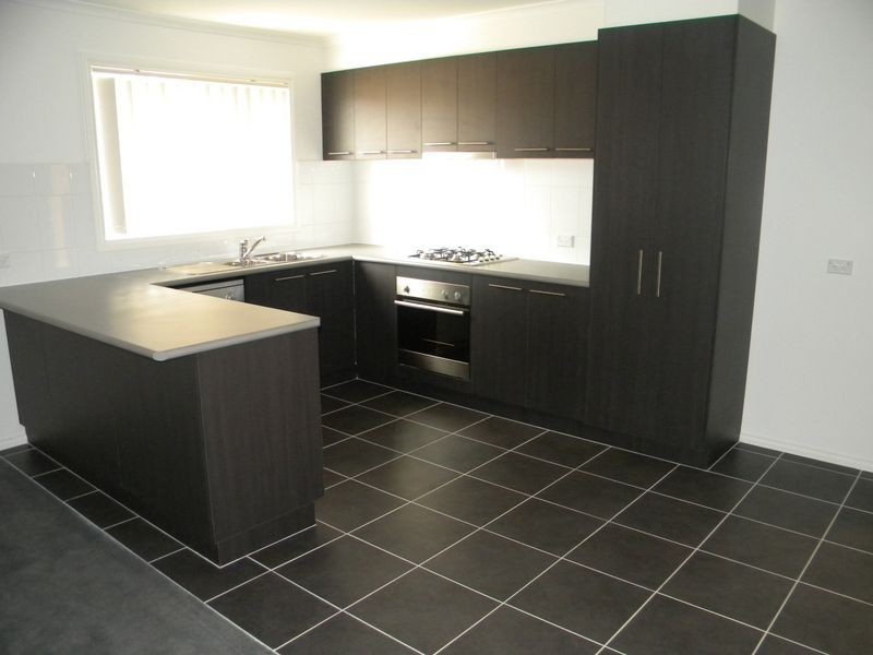 2/40 Army Road, Pakenham VIC 3810