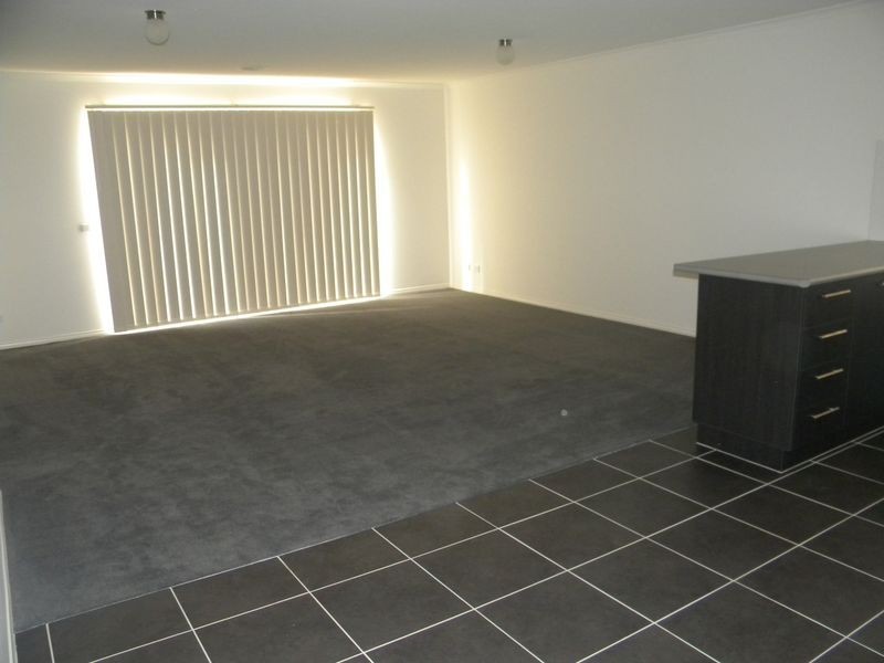 2/40 Army Road, Pakenham VIC 3810