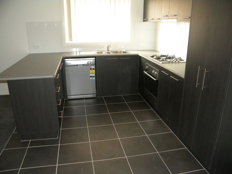 2/40 Army Road, Pakenham VIC 3810