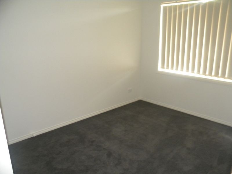 2/40 Army Road, Pakenham VIC 3810