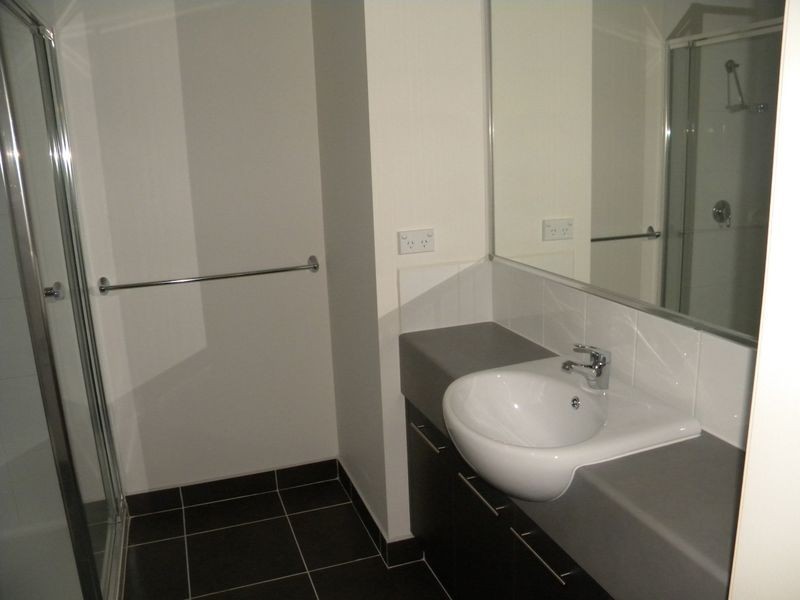 2/40 Army Road, Pakenham VIC 3810