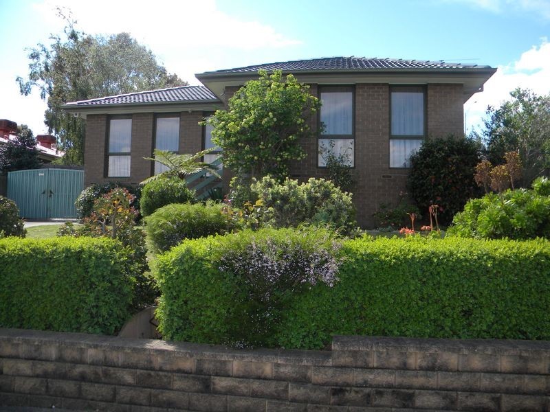 10 Lawson Way, Endeavour Hills VIC 3802