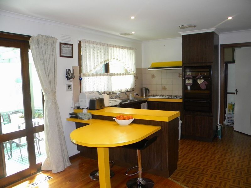 10 Lawson Way, Endeavour Hills VIC 3802