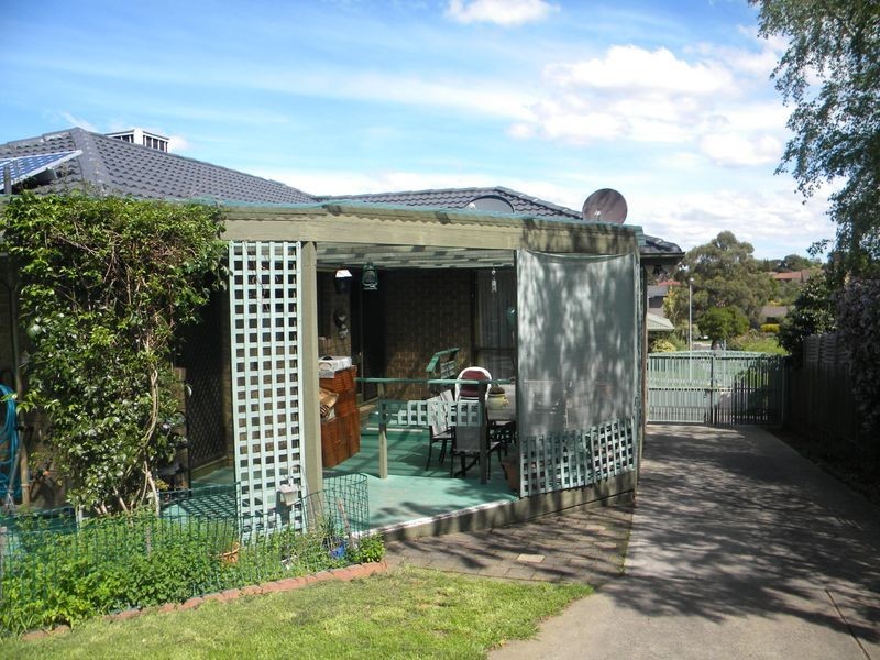10 Lawson Way, Endeavour Hills VIC 3802